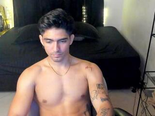 Zack Bonett webcam model stream image