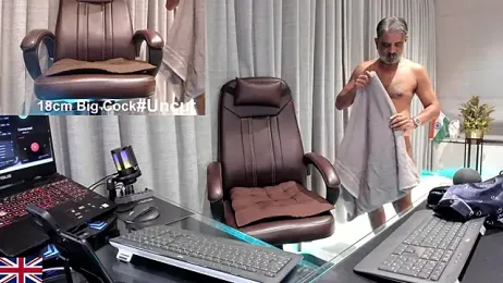 OnlineBossUK webcam model stream image