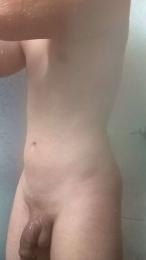 DioWhite_mf webcam model stream image