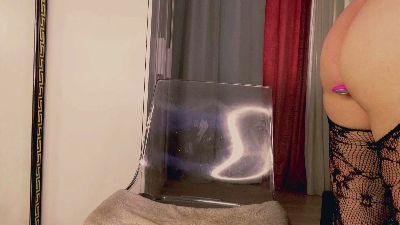 aliyv webcam model stream image