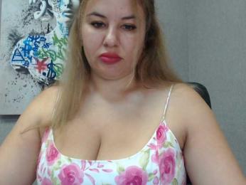 AvaQueen webcam model stream image