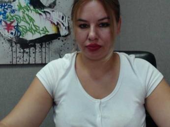 AvaQueen webcam model stream image