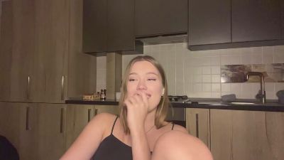 KarriJeltema webcam model stream image