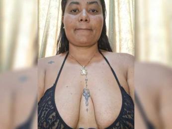 kinberlyn webcam bongacams model stream image