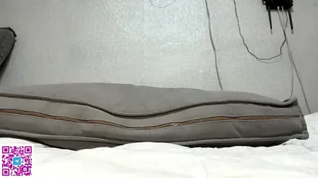 SwellJoy webcam model stream image