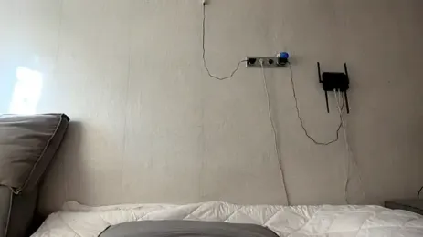 SwellJoy webcam model stream image