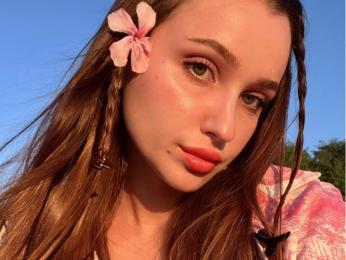 ElisaHeathe webcam model stream image