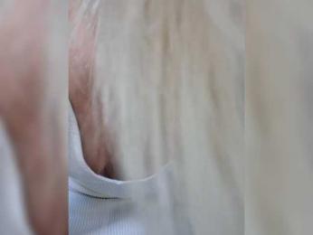 AlinaLoves webcam model stream image