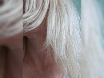 AlinaLoves webcam model stream image