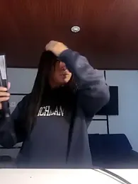 MeelFox webcam model stream image