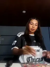 MeelFox webcam model stream image