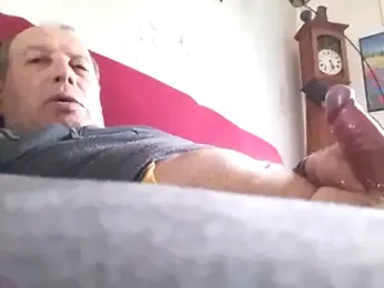 Vince072 webcam model stream image