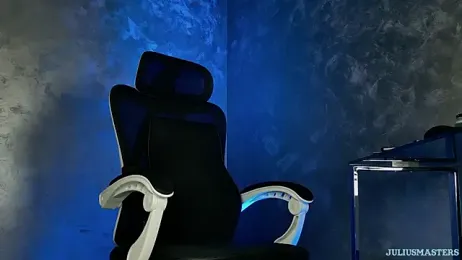 CLOUDYJULIUS webcam model stream image