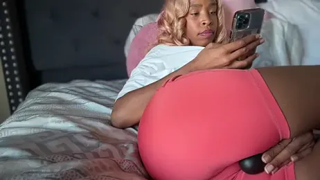 Cum2Charm webcam model stream image