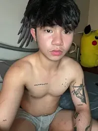 Asiantwunk webcam model stream image