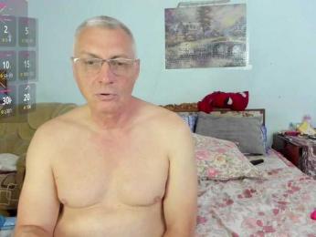 ladyred1 webcam model stream image