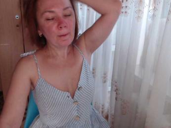 Julia99 webcam model stream image