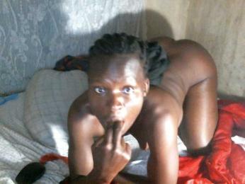 Cute-Viviana webcam model stream image