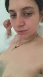 NiaLeon webcam model stream image