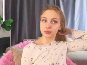 CrimsonAura webcam bongacams model stream image