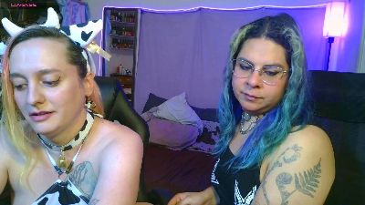 AlaniandLea webcam model stream image