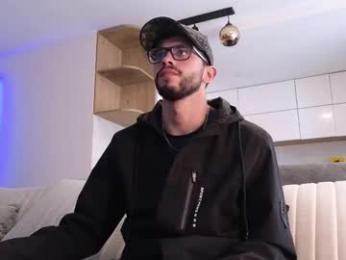 phantom_bigger1 webcam model stream image