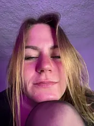 selenaluvv webcam model stream image