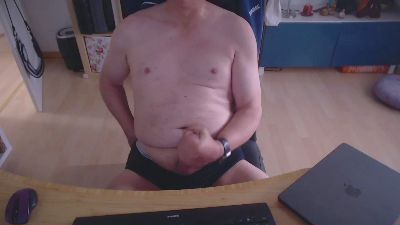 tomkaghai21 webcam model stream image