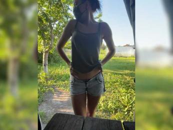 VikkiMouse18 webcam model stream image
