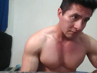 Edde Max webcam model stream image