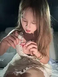 yuki_june webcam model stream image