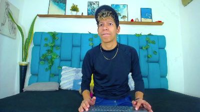 Hot_Boys_Latino webcam cam4 model stream image