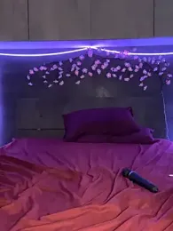 YumiLux webcam model stream image