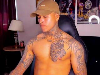 Tyler Belll webcam model stream image