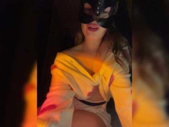 missisMilli webcam model stream image