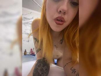 KARINA019 webcam model stream image