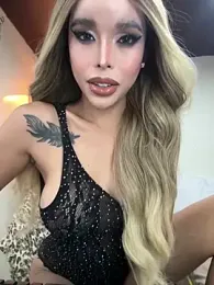 Call_me_Divine webcam model stream image