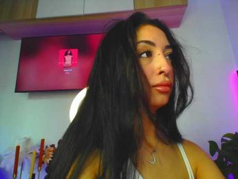 Awesome-Jolie webcam model stream image