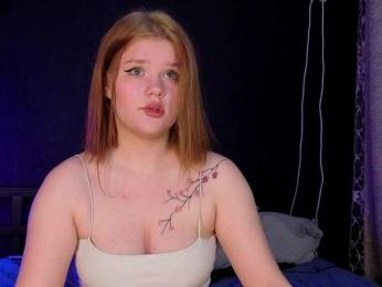 KissShine webcam model stream image