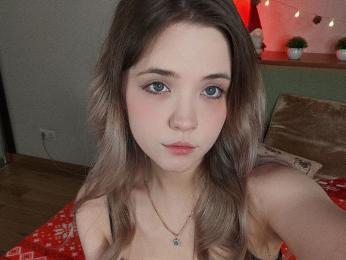 MonnieMoniz webcam model stream image