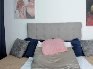 Melany Lowel webcam model stream image