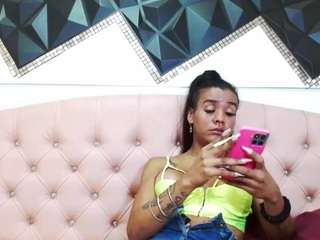 andrea-safeira webcam model stream image