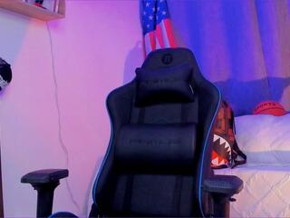 Ashton Hils webcam model stream image