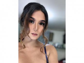 CasaDianne webcam model stream image