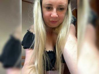 Mila2703 webcam model stream image