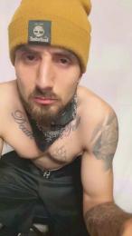 Begging4more webcam model stream image
