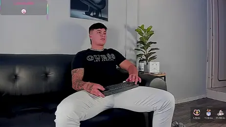 Cristopher_strong webcam model stream image