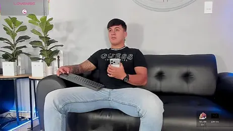 Cristopher_strong webcam model stream image