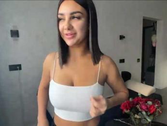FloraLooks webcam bongacams model stream image