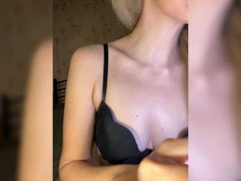 AnnaFlowers webcam model stream image
